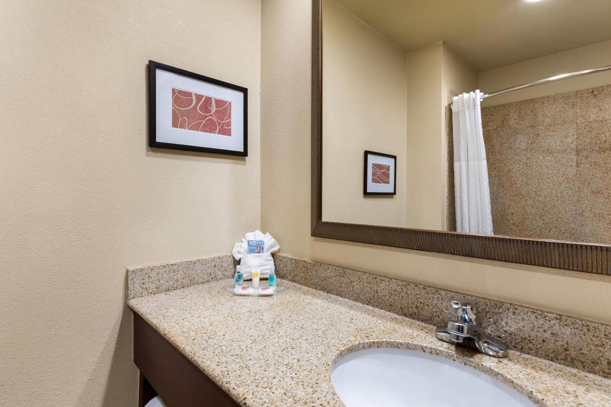 Comfort Suites Yukon - Sw Oklahoma City Exteriör bild